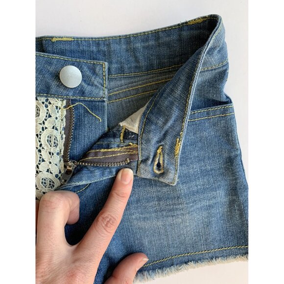 D'Signed Lace Denim Shorts {4/5} - Picture 3 of 5